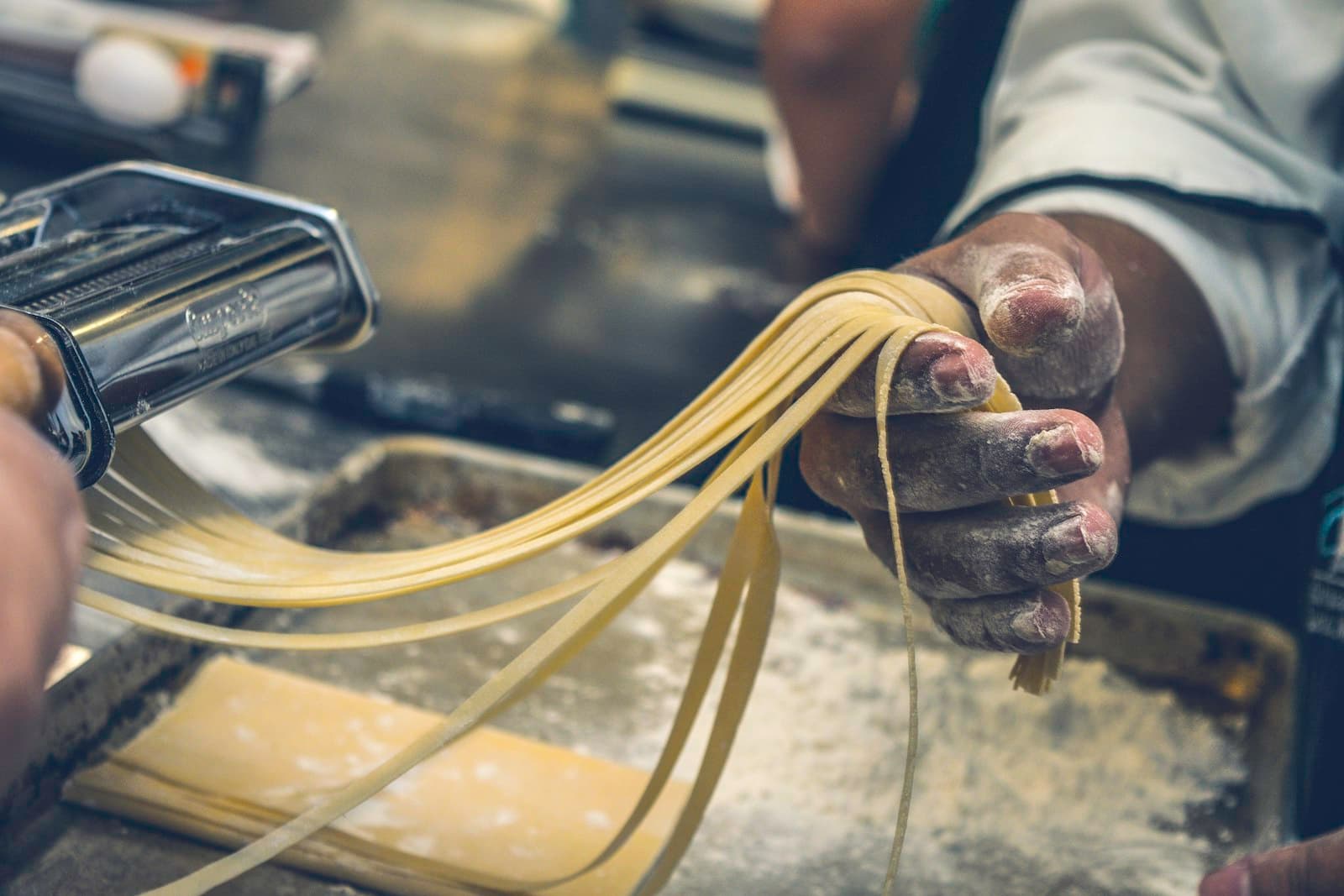 Pâtes fraîches tirées à la main, un clin d'œil à nos racines italiennes